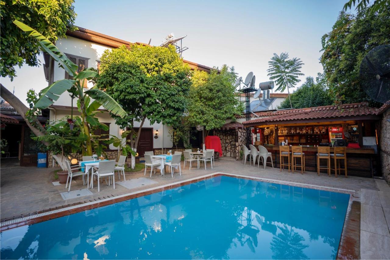 Castle Old Town Hotel Antalya Exteriör bild