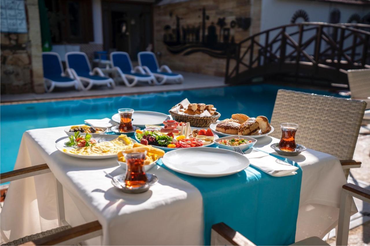 Castle Old Town Hotel Antalya Exteriör bild