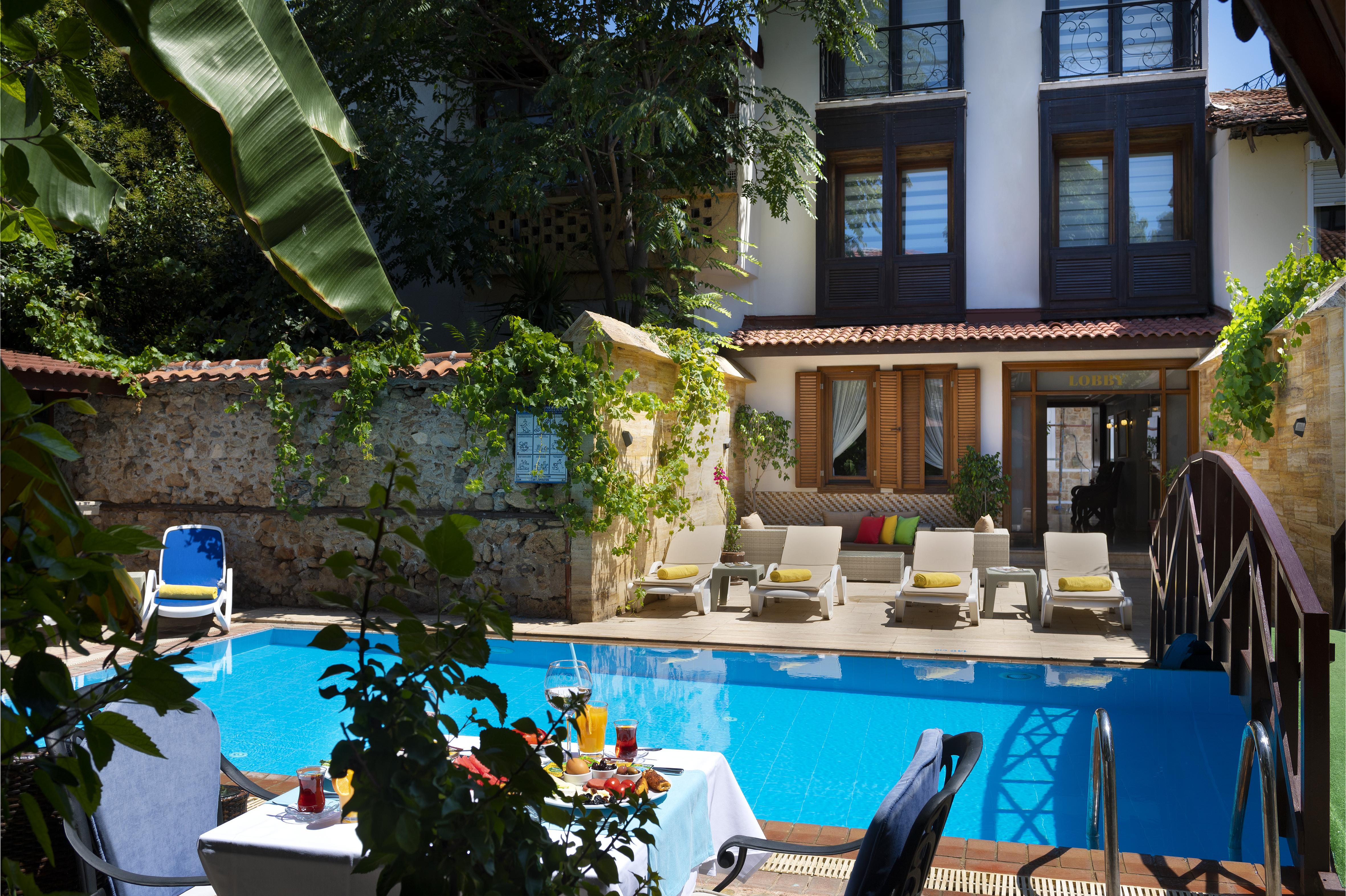 Castle Old Town Hotel Antalya Exteriör bild